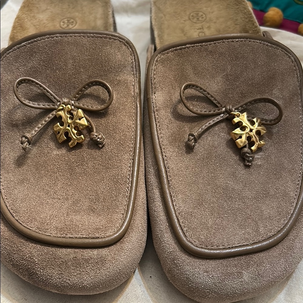 Tory Burch Tan Loafers / mules with Gold Accent